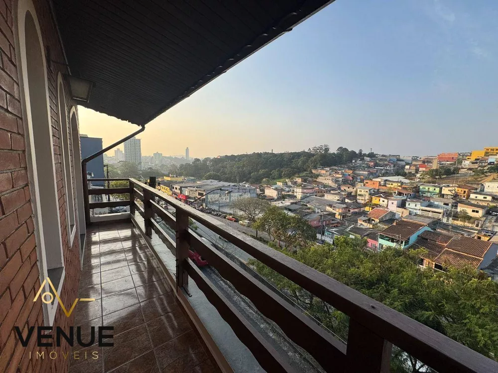 Sobrado, 3 quartos, 231 m² - Foto 1