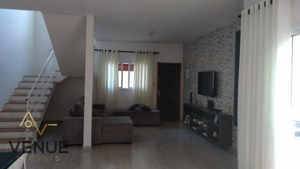 Sobrado, 3 quartos, 180 m² - Foto 1