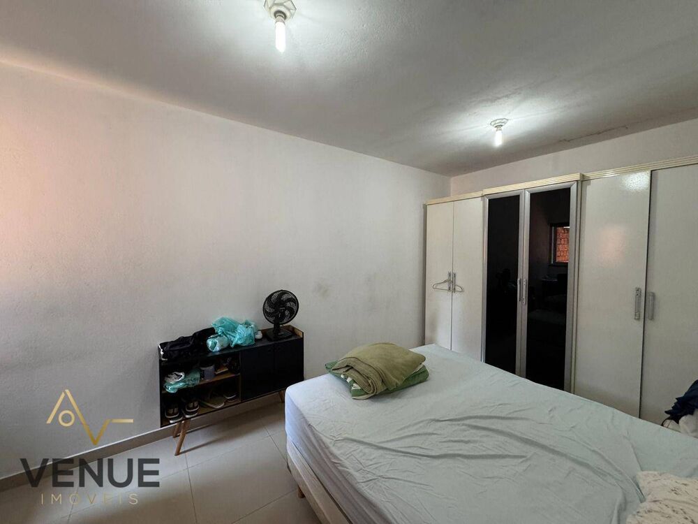 Casa, 3 quartos, 192 m² - Foto 2