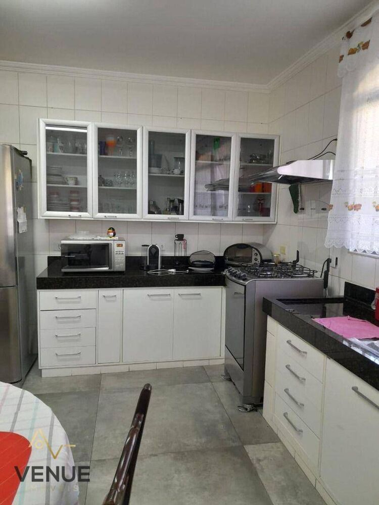 Sobrado, 3 quartos, 200 m² - Foto 2