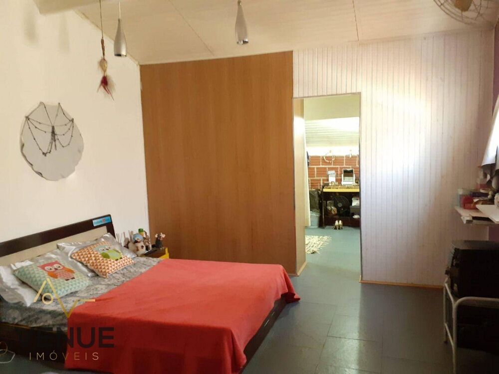 Sobrado à venda com 4 quartos, 292m² - Foto 2