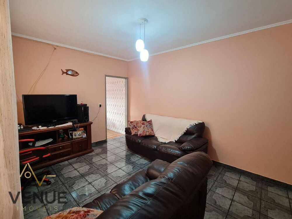 Casa à venda com 2 quartos, 150m² - Foto 2