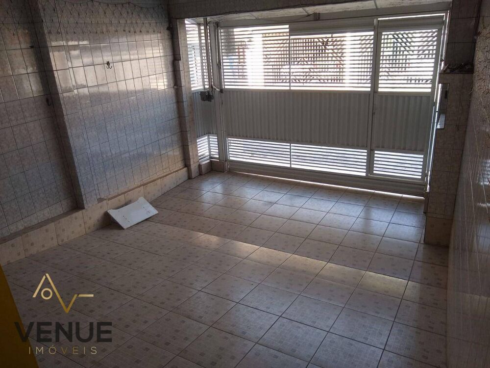 Casa à venda com 2 quartos, 150m² - Foto 1