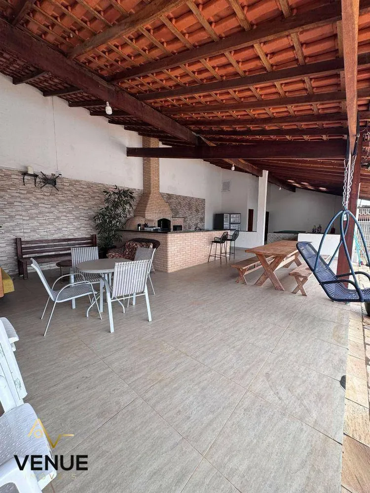 Chácara, 6 quartos, 1000 m² - Foto 2