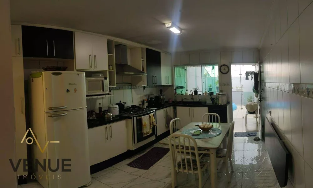 Sobrado, 3 quartos, 219 m² - Foto 3