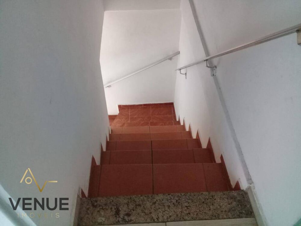 Sobrado, 6 quartos, 240 m² - Foto 2