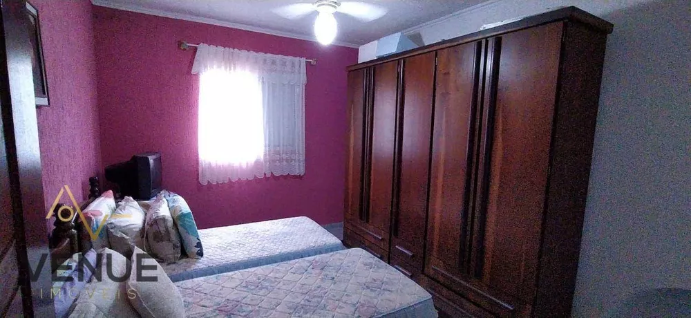 Casa, 3 quartos, 242 m² - Foto 4