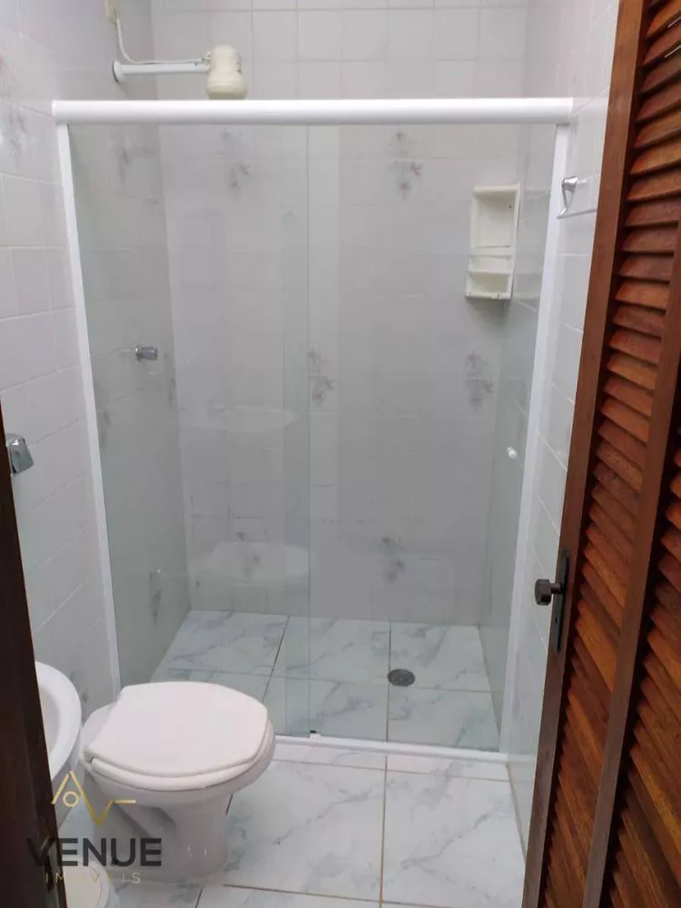 Casa, 3 quartos, 242 m² - Foto 1