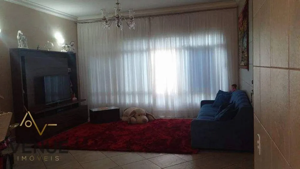 Sobrado, 3 quartos, 240 m² - Foto 1