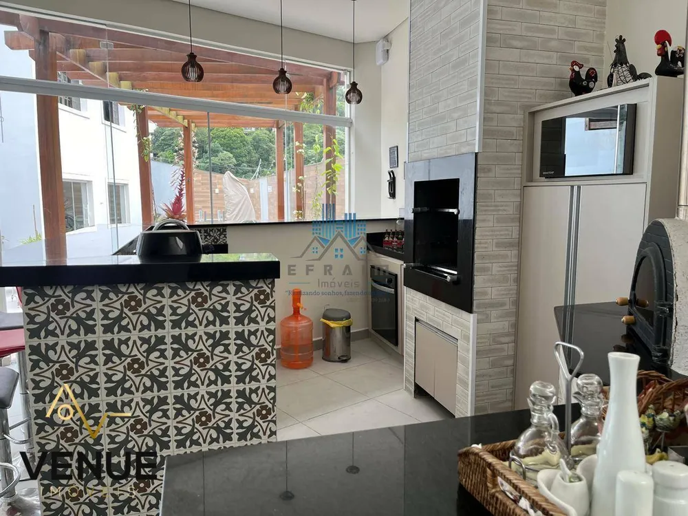 Casa, 3 quartos, 395 m² - Foto 1