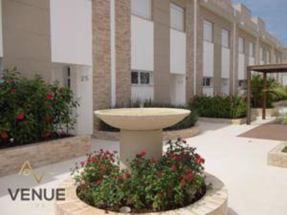 Casa de Condomínio à venda com 4 quartos, 50m² - Foto 1