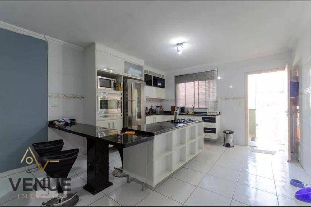 Sobrado, 3 quartos, 244 m² - Foto 4