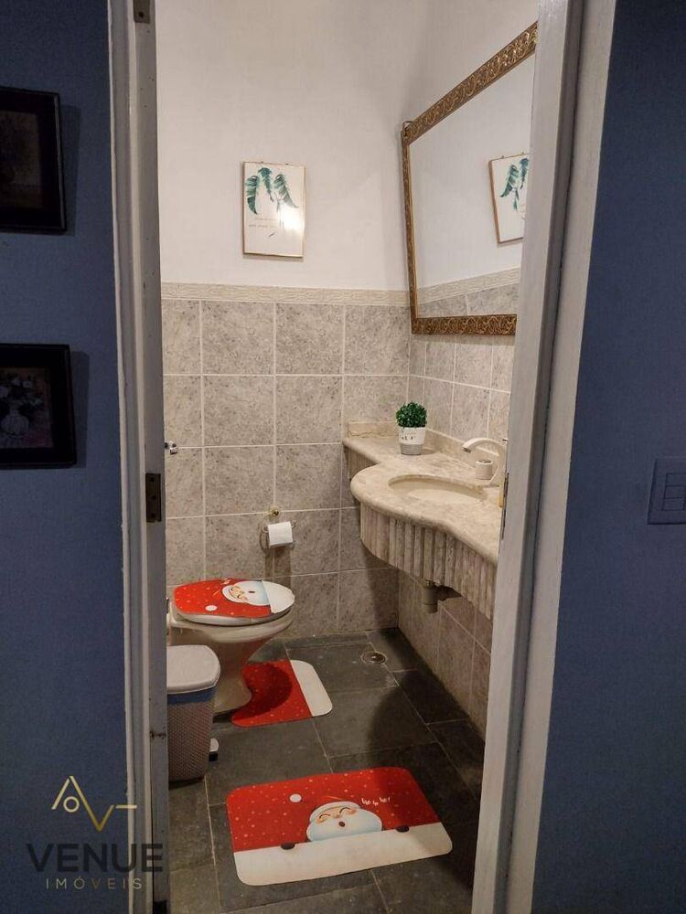 Casa à venda com 3 quartos, 220m² - Foto 2