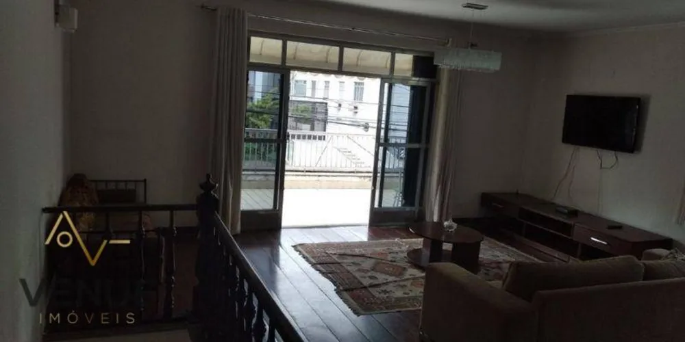 Casa, 4 quartos, 230 m² - Foto 1