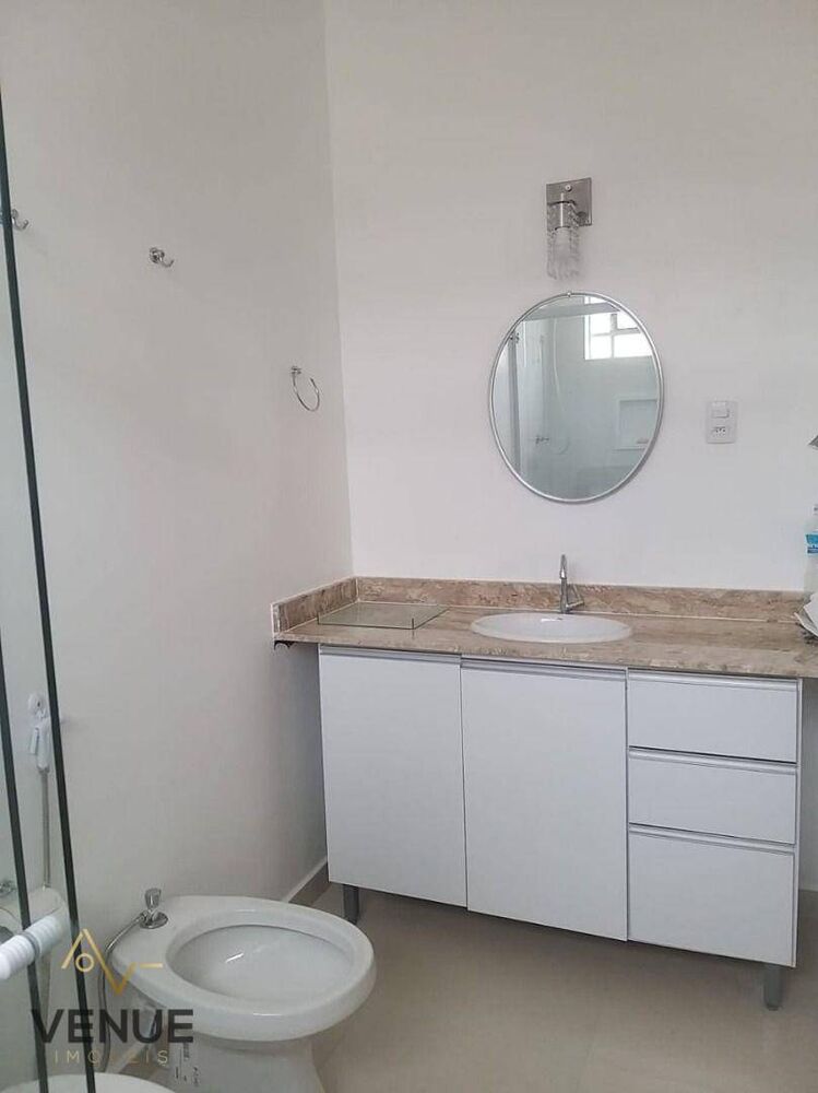 Casa, 4 quartos, 230 m² - Foto 1