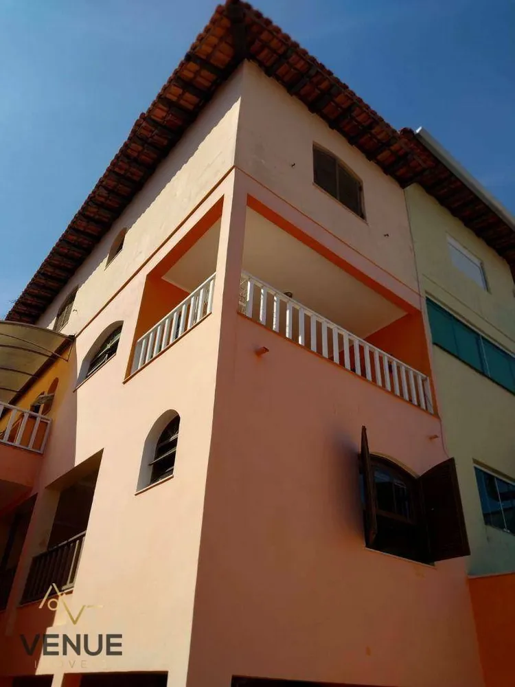 Sobrado, 3 quartos, 418 m² - Foto 1