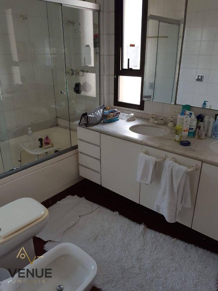 Apartamento, 3 quartos, 236 m² - Foto 1