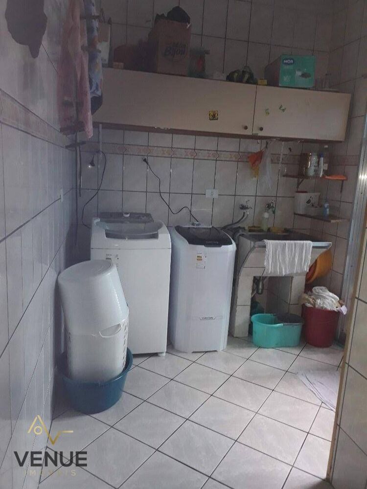 Sobrado, 3 quartos, 218 m² - Foto 2