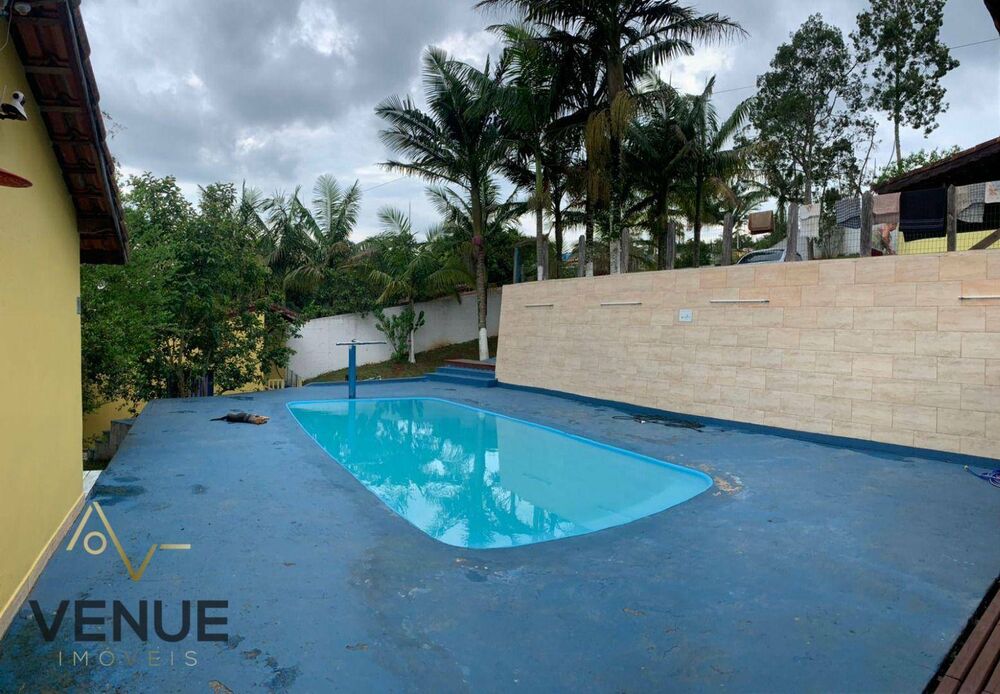 Chácara à venda com 5 quartos, 1492m² - Foto 1