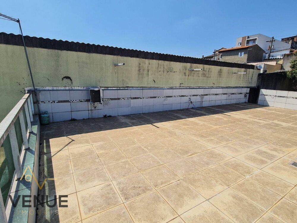 Sobrado à venda com 3 quartos, 200m² - Foto 3