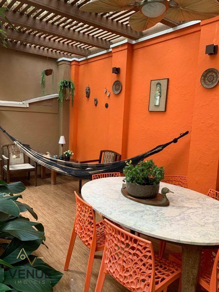 Sobrado, 3 quartos, 346 m² - Foto 1