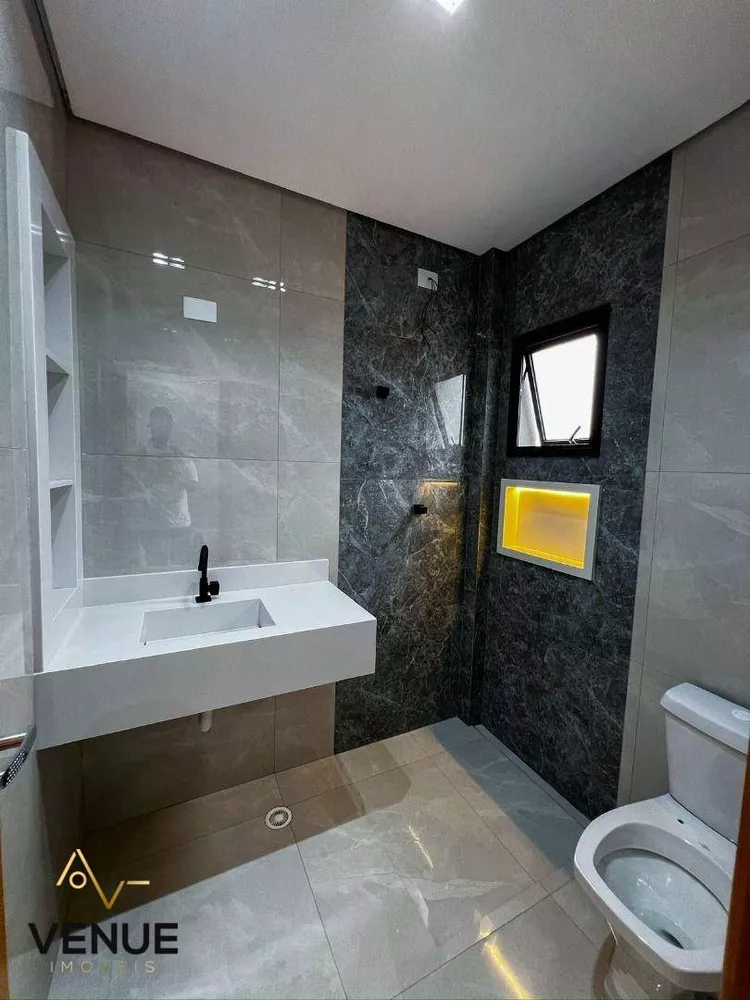 Sobrado, 3 quartos, 197 m² - Foto 1