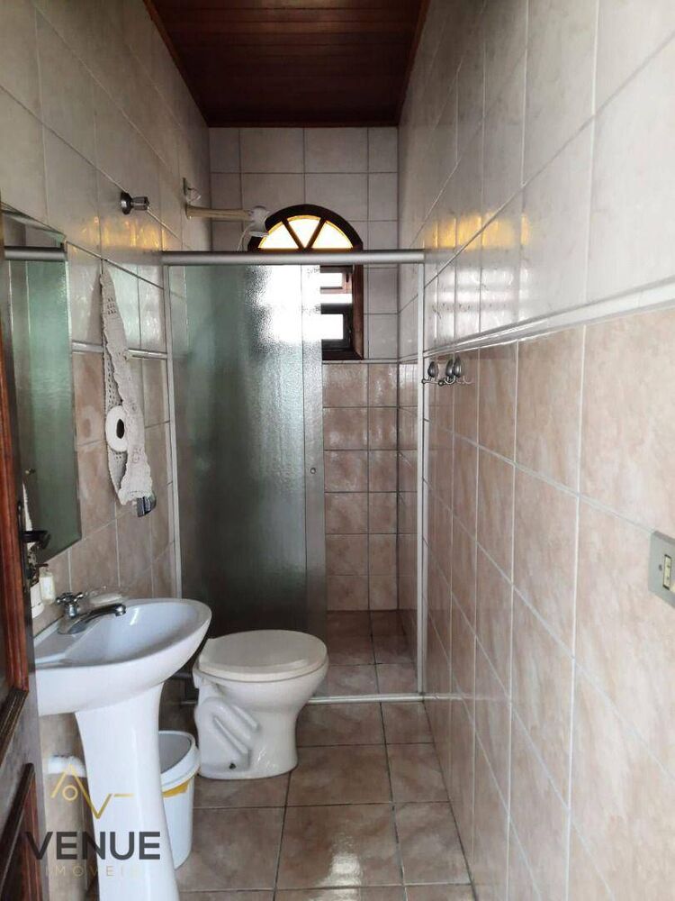 Casa de Condomínio à venda com 3 quartos, 186m² - Foto 2