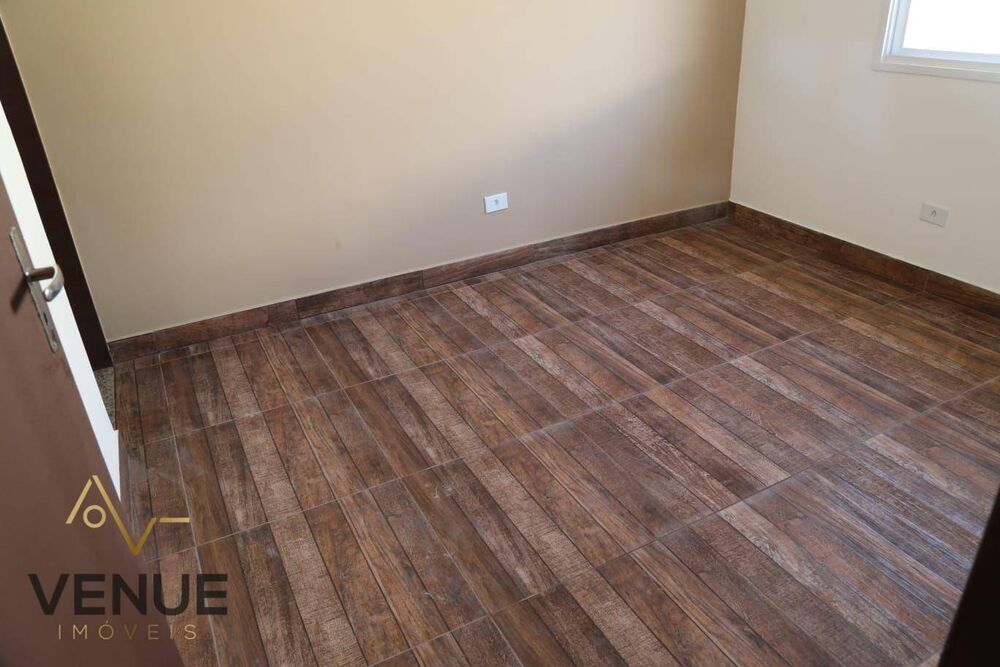 Casa à venda com 2 quartos, 52m² - Foto 4