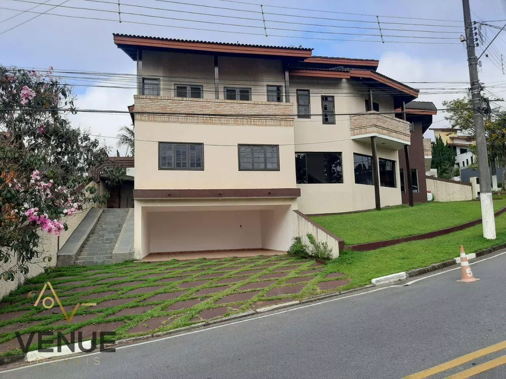 Casa de Condomínio para alugar com 5 quartos, 300m² - Foto 2