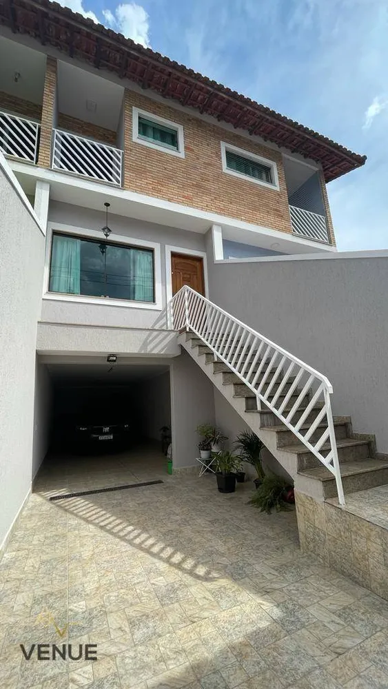 Sobrado, 3 quartos, 240 m² - Foto 1