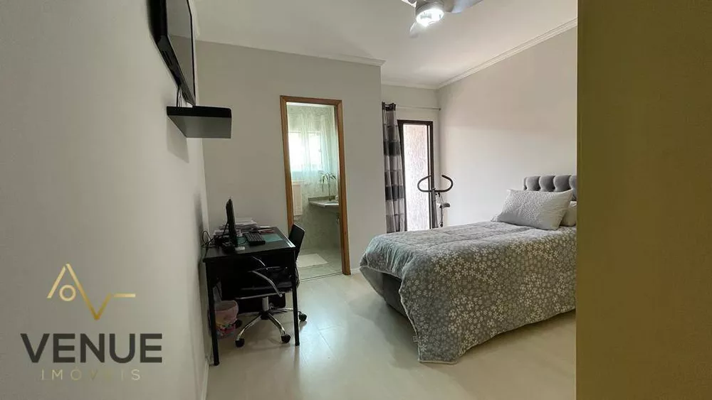 Sobrado, 3 quartos, 240 m² - Foto 1