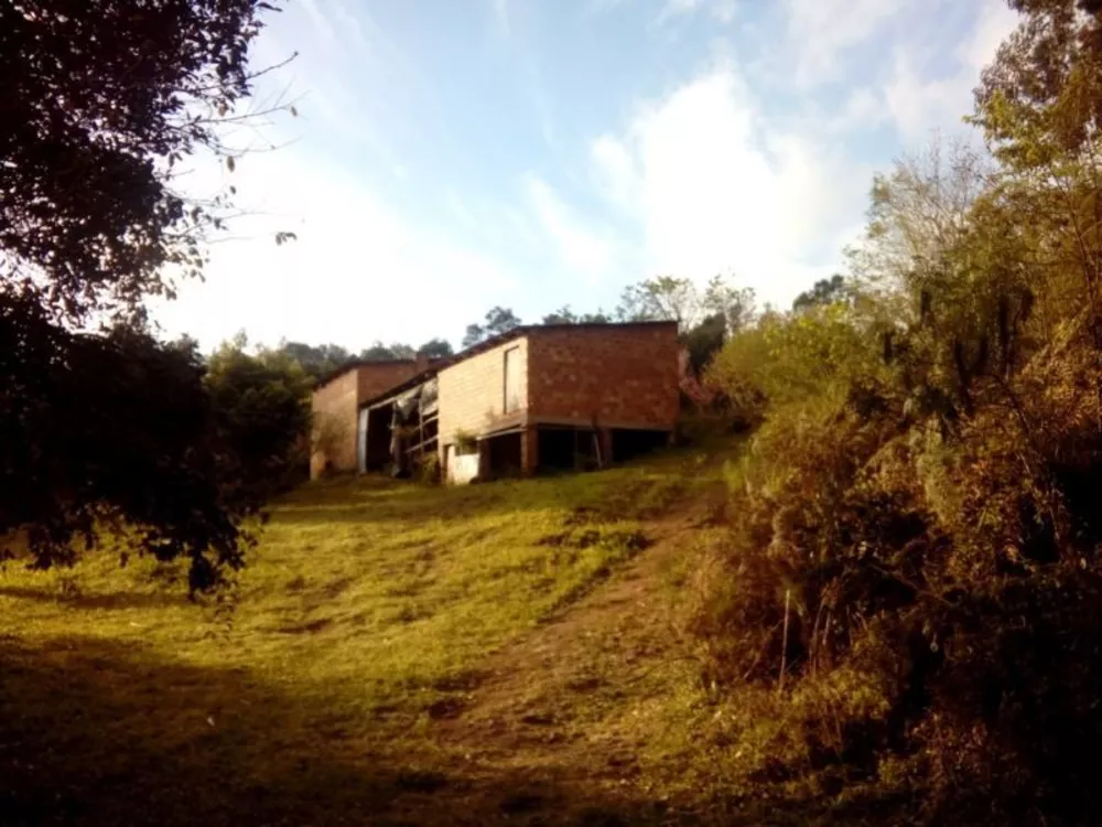 Fazenda à venda com 1 quarto, 30000m² - Foto 1