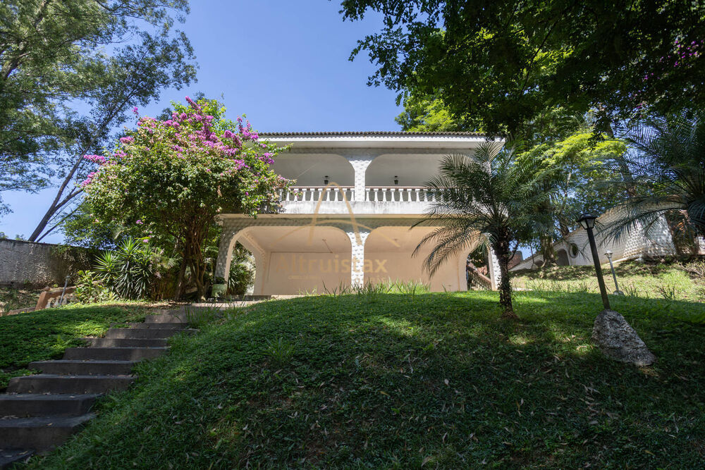 Casa à venda com 3 quartos, 480m² - Foto 1
