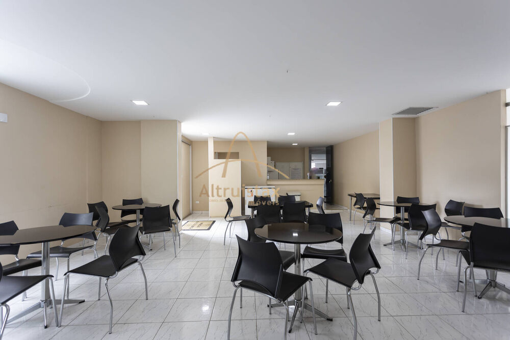 Apartamento à venda com 2 quartos, 67m² - Foto 2