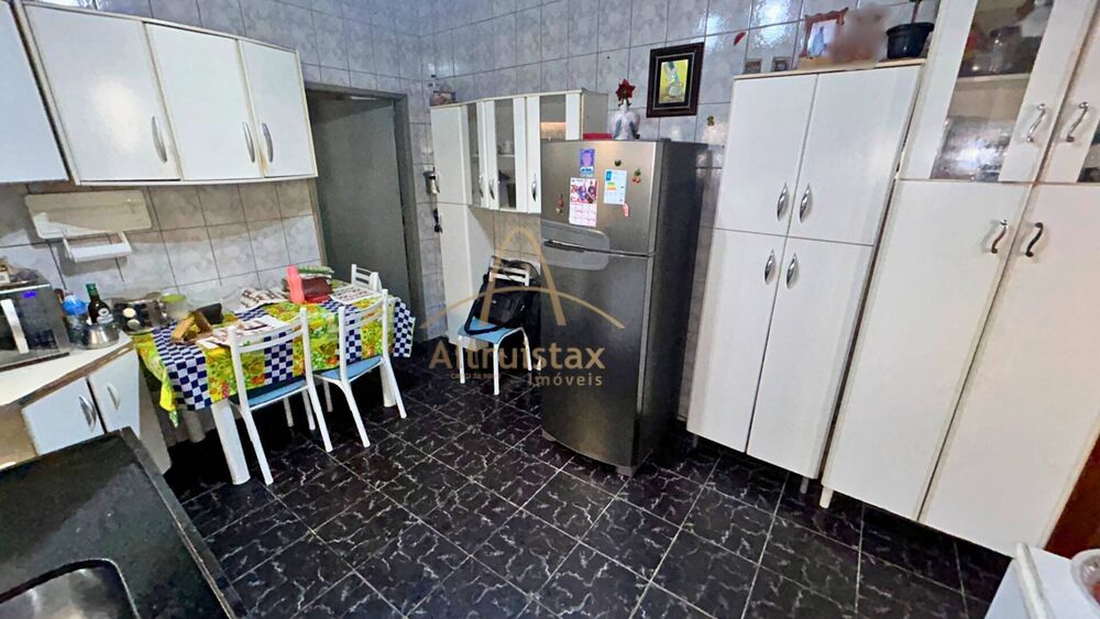 Casa, 3 quartos, 270 m² - Foto 1