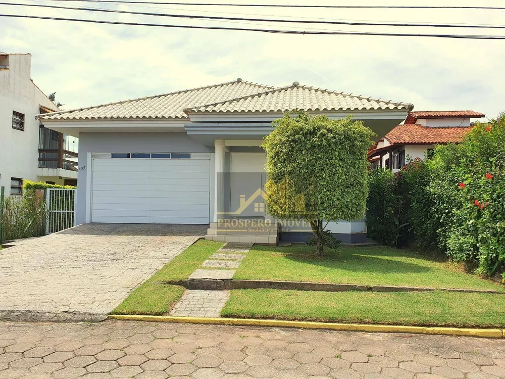 Casa, 4 quartos, 225 m² - Foto 1