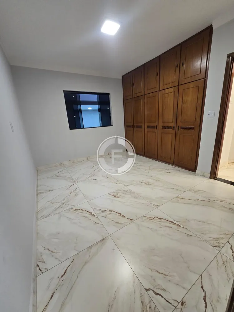 Casa, 2 quartos, 250 m² - Foto 1