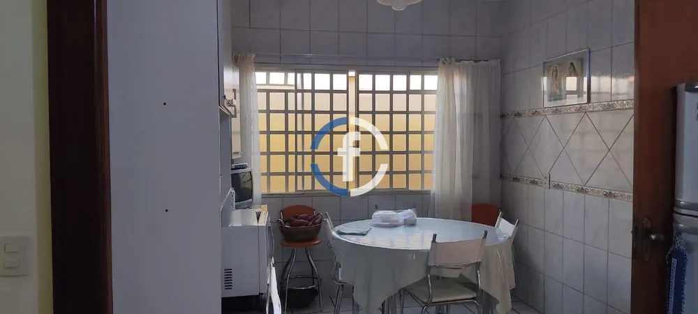 Casa, 2 quartos, 200 m² - Foto 13