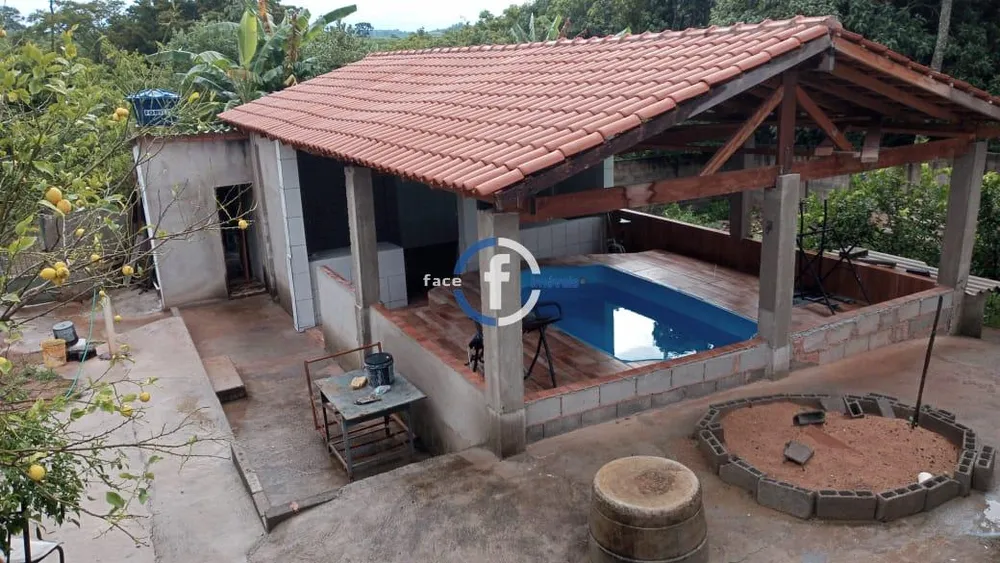 Chácara, 4 quartos, 2250 m² - Foto 1