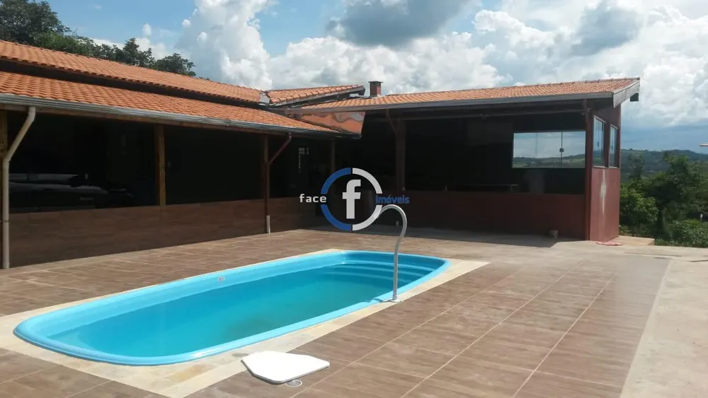 Chácara, 3 quartos, 2250 m² - Foto 1