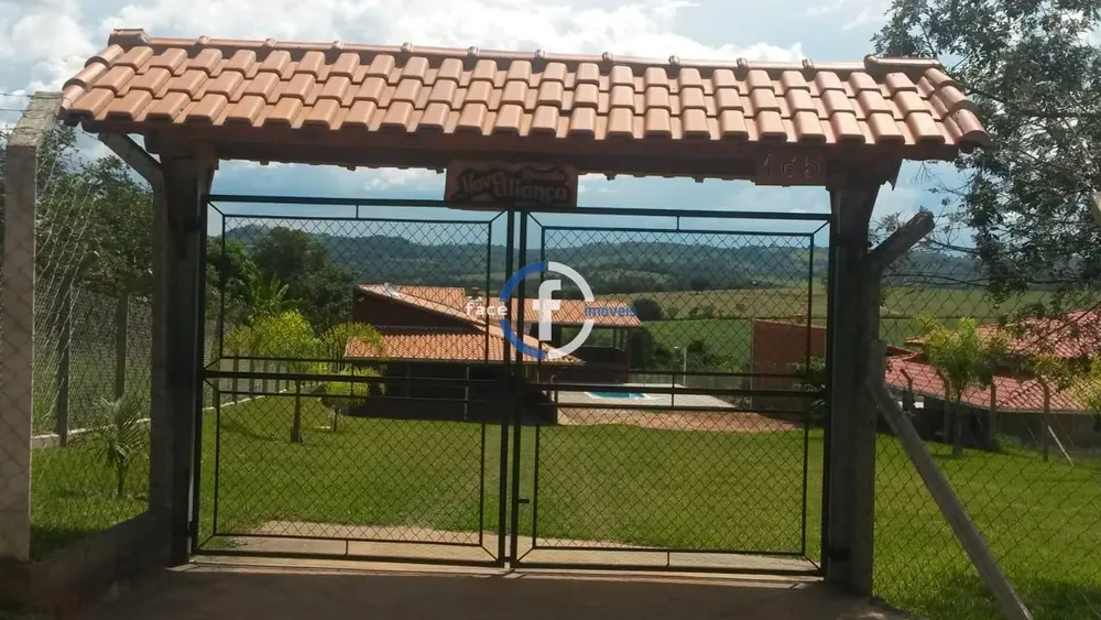Chácara, 3 quartos, 2250 m² - Foto 2