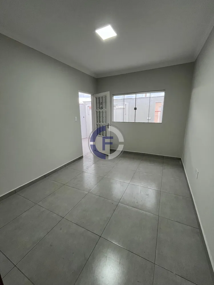 Casa, 2 quartos, 180 m² - Foto 1