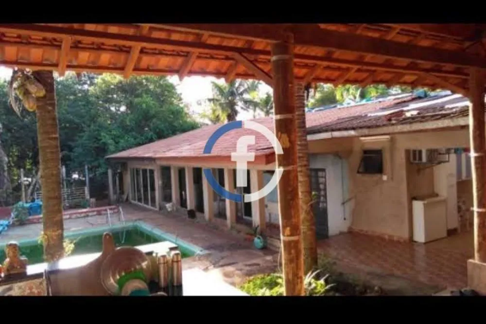 Chácara, 3 quartos, 1600 m² - Foto 1