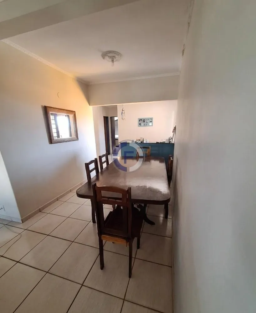 Casa, 3 quartos, 193 m² - Foto 2