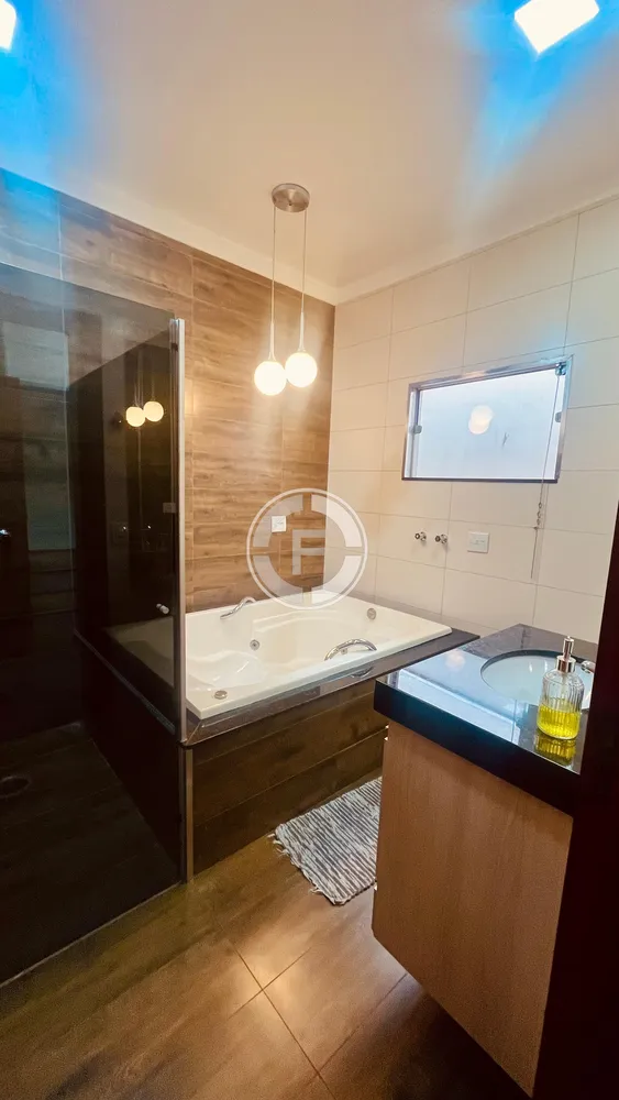 Casa, 2 quartos, 241 m² - Foto 1