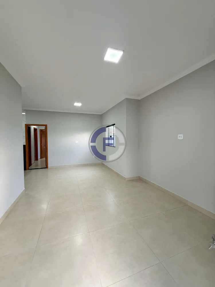 Casa, 3 quartos, 250 m² - Foto 2
