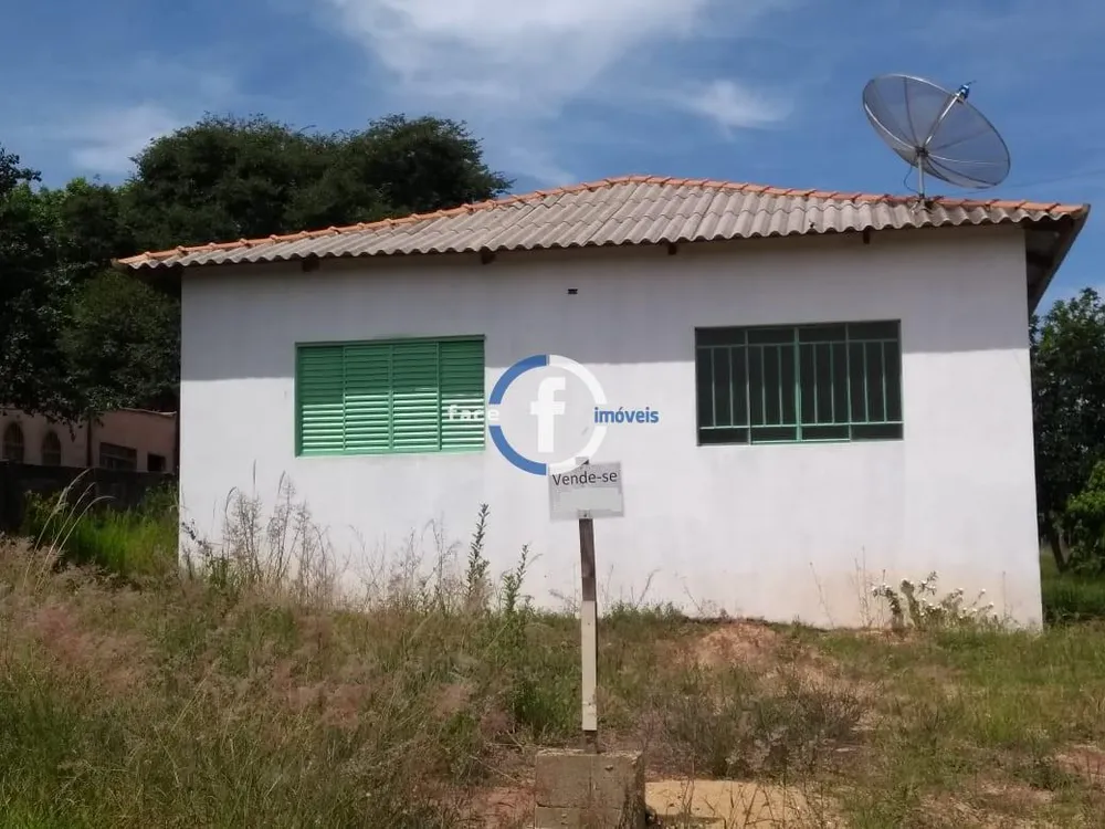Chácara, 3 quartos, 2250 m² - Foto 1