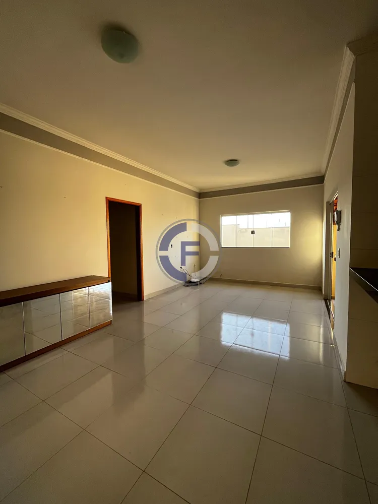 Casa, 2 quartos, 259 m² - Foto 1