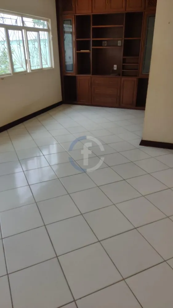 Casa, 1 quarto, 250 m² - Foto 2