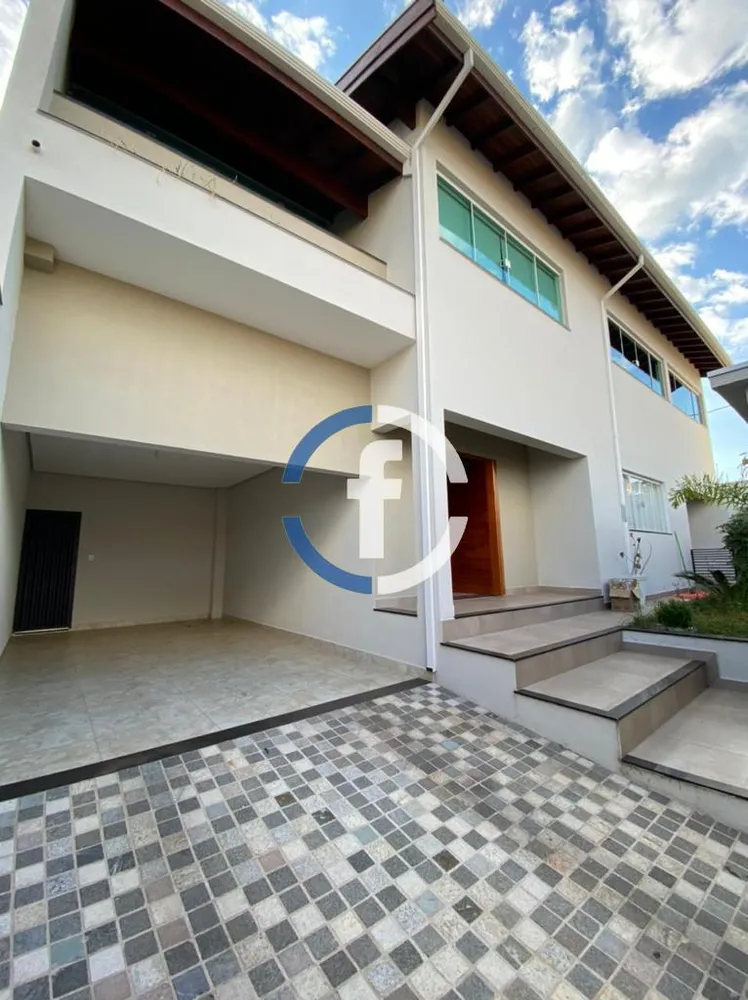 Sobrado, 3 quartos, 300 m² - Foto 1
